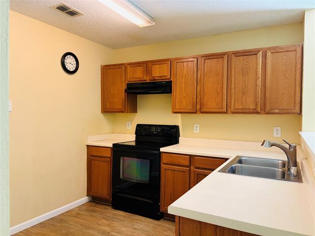 Building Photo - 5700 Coldwater Dr