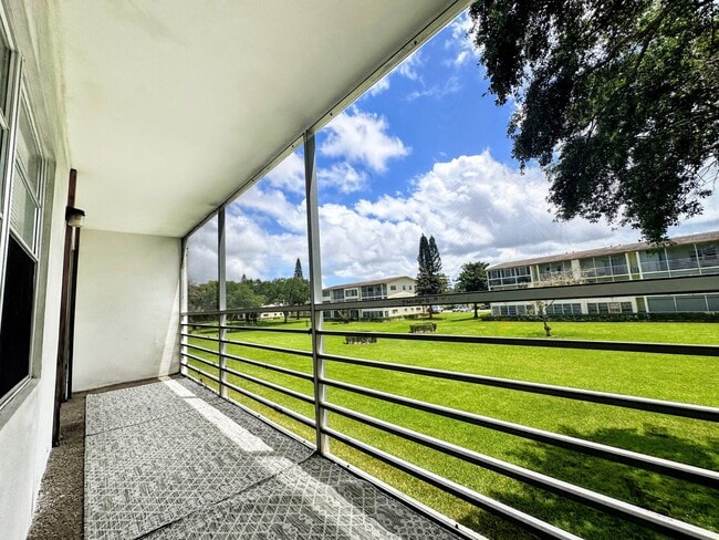 Building Photo - 144 Mansfield D