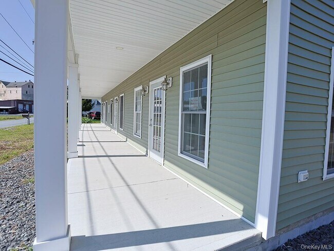 Building Photo - 7 Greycourt Ave