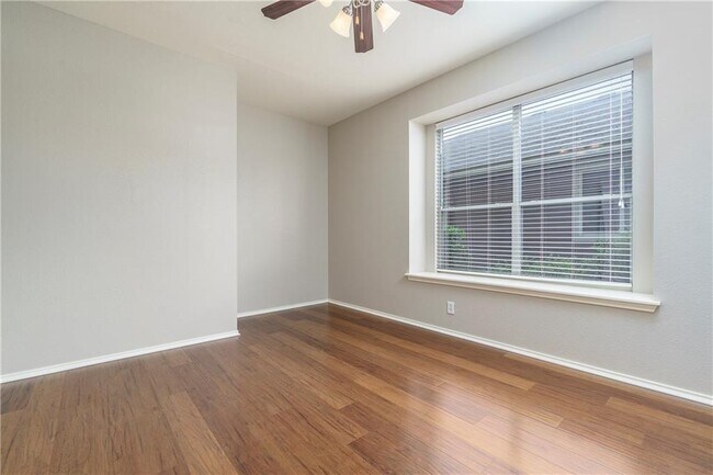 Building Photo - 8528 Harrier Dr