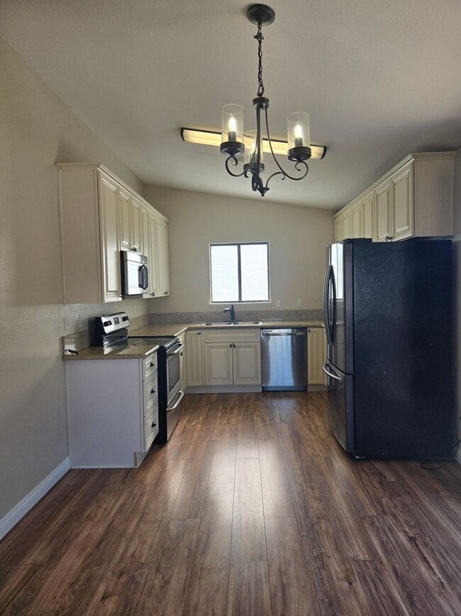 Building Photo - One Story Home