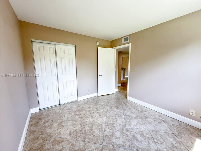 Building Photo - 8781 Wiles Rd