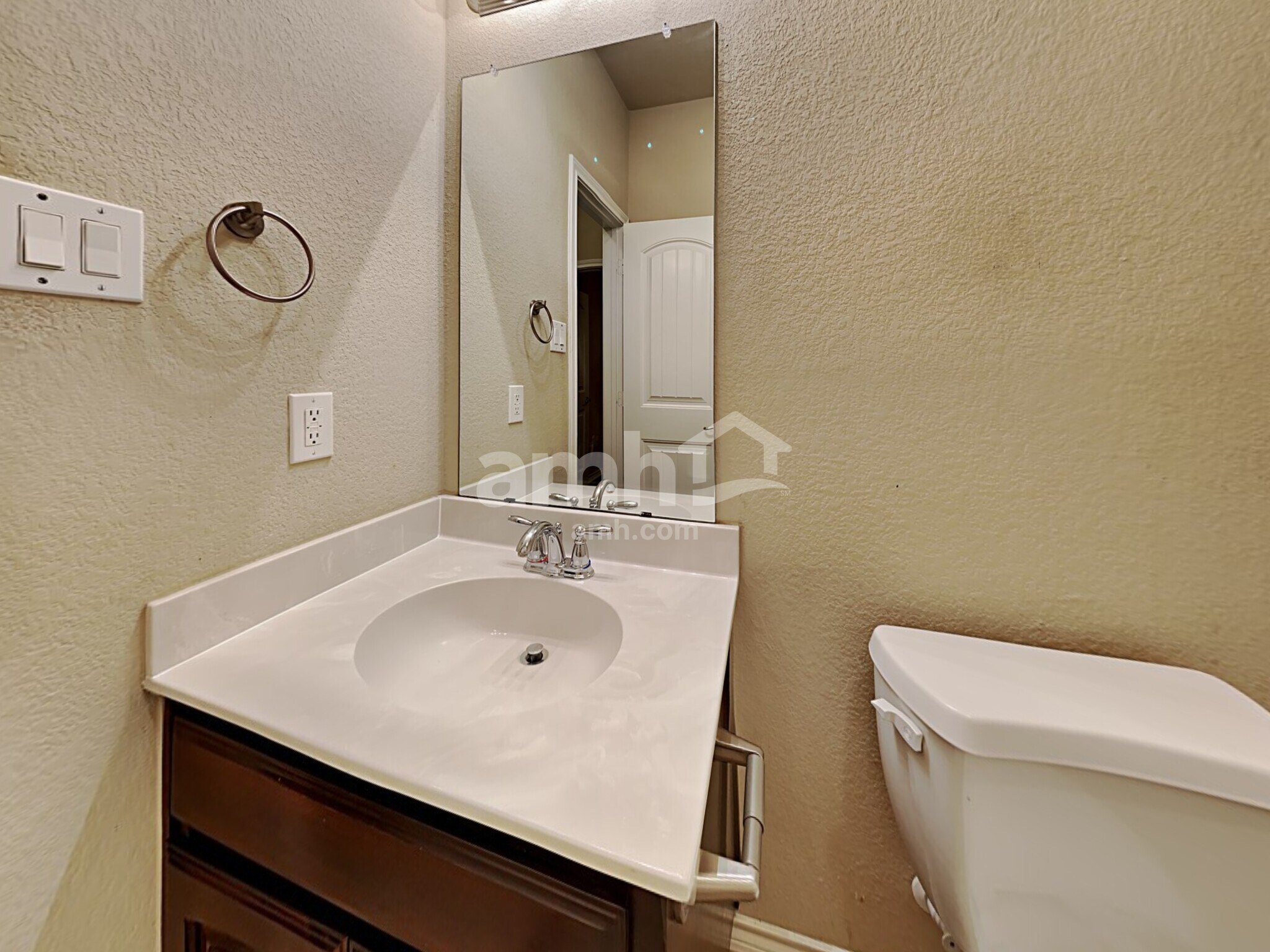 Building Photo - 4525 Lacewood Dr