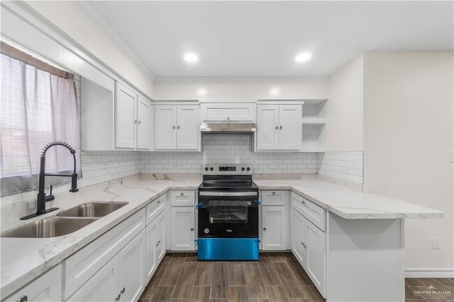 Building Photo - 211 Gastel Cir