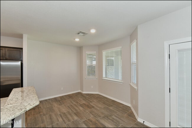 Building Photo - 2712 Sammy Cervantes St