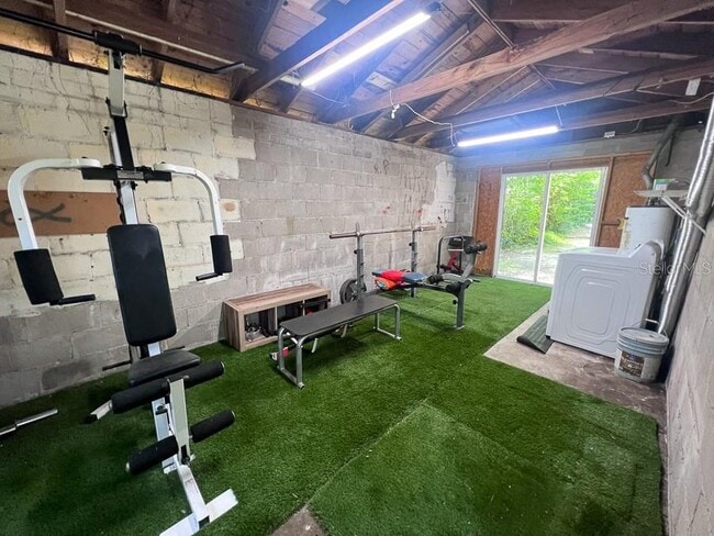 Building Photo - 2734 SW 3rd Pl