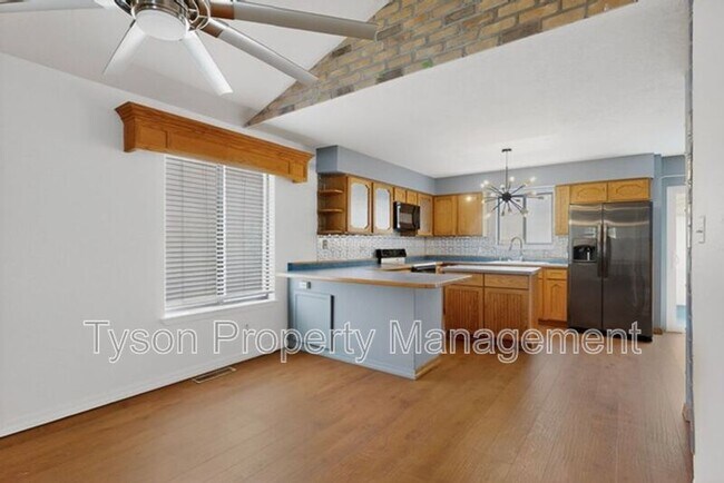 Building Photo - 9230 Osuna Pl NE