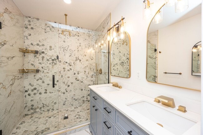 Building Photo - Lakewood Rambler 3 bedroom + Bonus