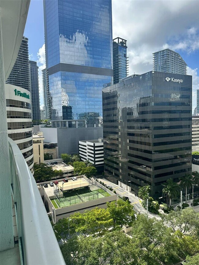 Building Photo - 951 Brickell Ave