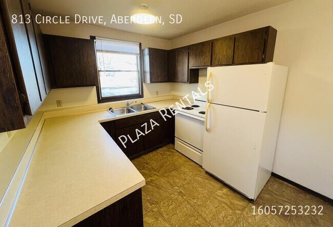 Building Photo - 508 N Kline St