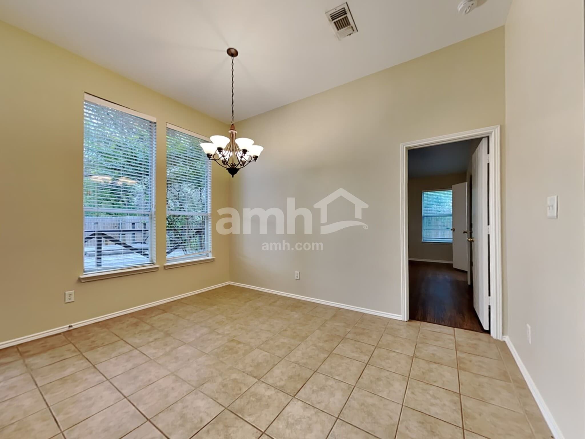 Building Photo - 809 Dixon Ln