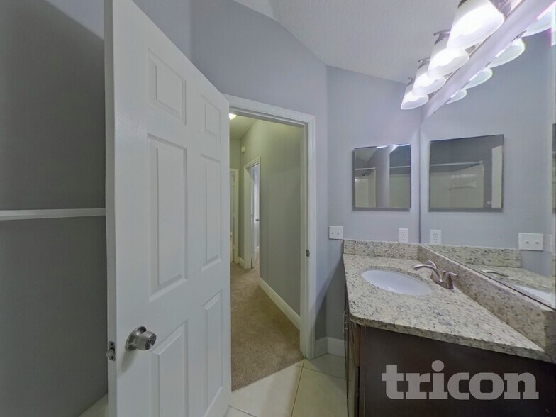 Building Photo - 2143 Jessa Dr