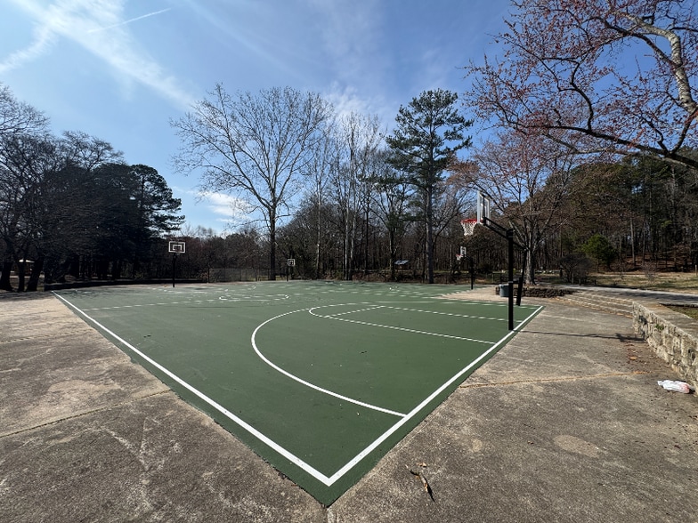 Building Photo - 326 Wilkinson Dr SE