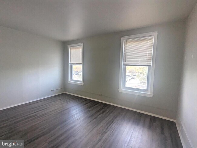 Building Photo - 2206 Fairmount Ave