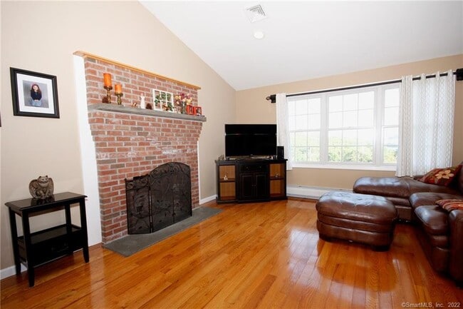 Building Photo - 9 Ledgewood Ct