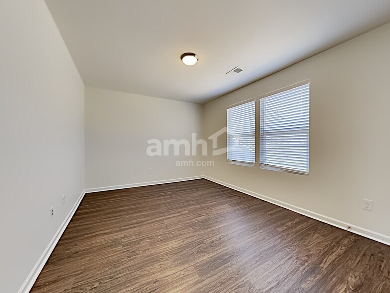 Building Photo - 355 Dunlin Dr