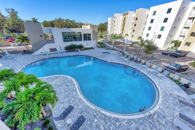Building Photo - 1703 N Tamiami Trl