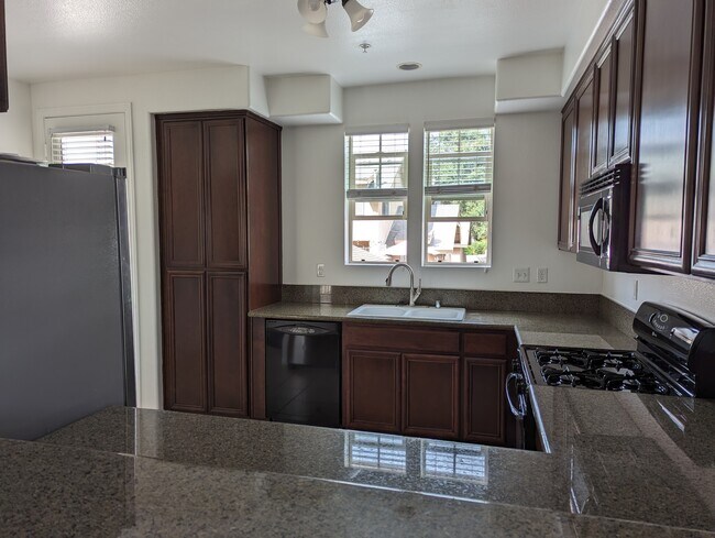 Kitchen - 305 W Duarte Rd