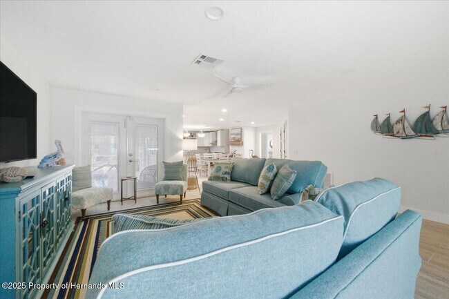 Building Photo - 4262 Biscayne Dr