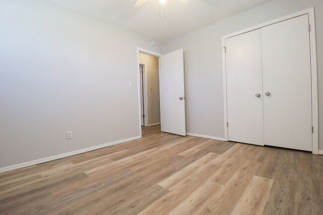 Building Photo - 3 Bed 2 Bath Sand Springs