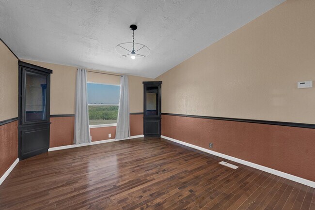 Building Photo - Country home for Lease!