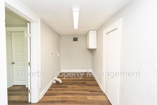 Building Photo - 1812 John Ross Rd