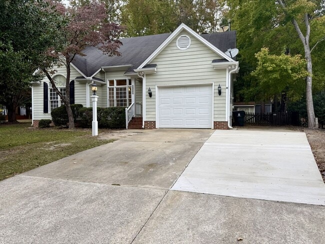 Building Photo - 1024 Laurens Way