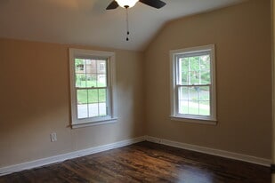 Building Photo - 300 Barclay Avenue