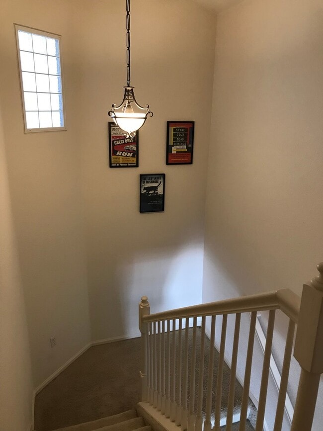 Building Photo - Beautiful 2 Bedroom/2 Bathroom Townhome in Kensington Estates