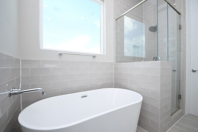 Building Photo - 5904 Gardendale Dr