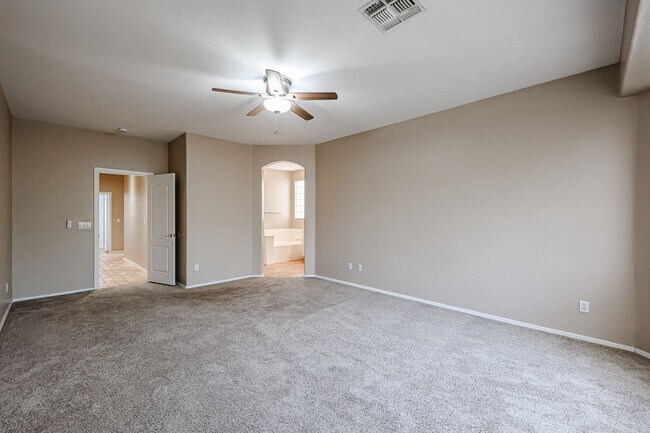Building Photo - Lovely 4Bedroom/2Bath in the Heart of Chandler
