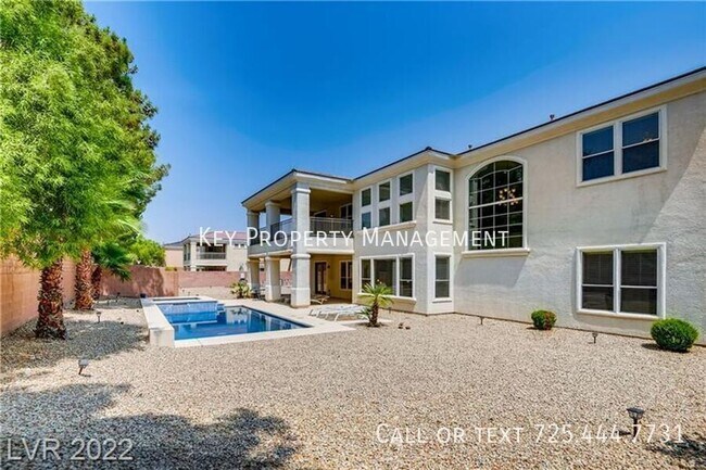 Building Photo - FULLY FURNISHED 5 BEDROOM + DEN HOME WITH ...
