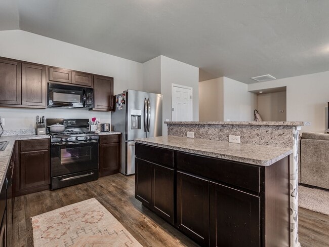 Building Photo - 313 Foxtrot Ter