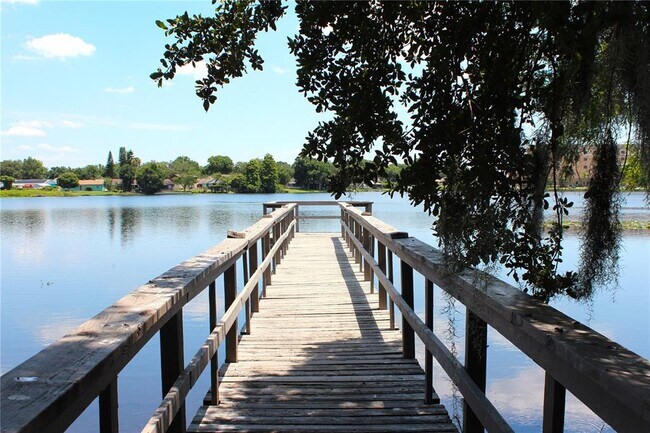 Building Photo - 2228 Lake Holloway Blvd