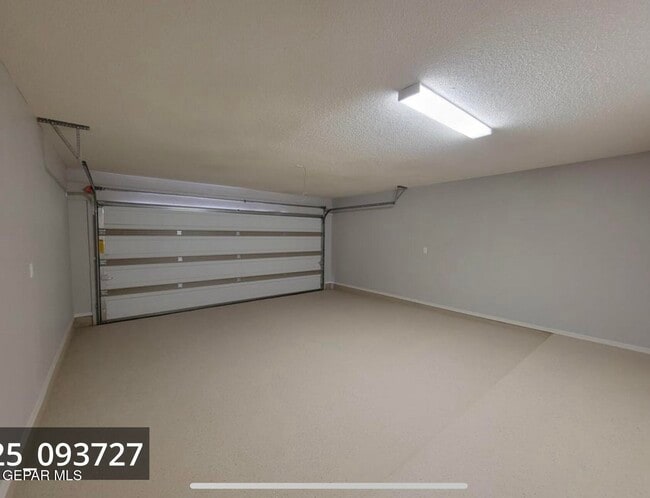 Building Photo - 15017 Dream Ct
