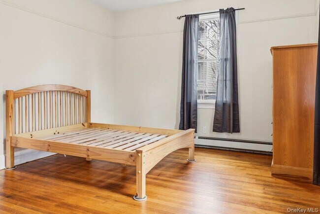 Building Photo - 51 Gifford Ave