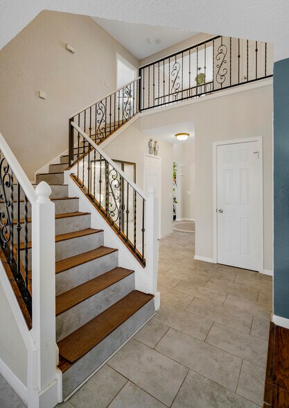 Building Photo - 10331 Mustang Rdg