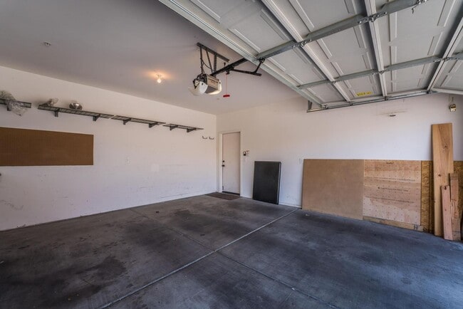 Building Photo - Check this Beautiful Condo Unit located in a gated Terrasini  community!