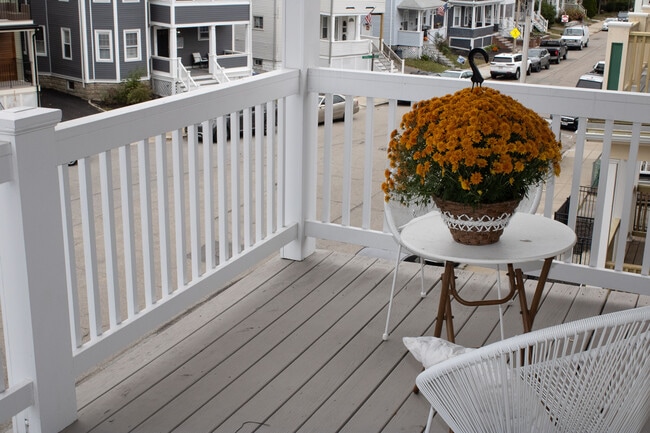 Front Deck - 160 Minot St