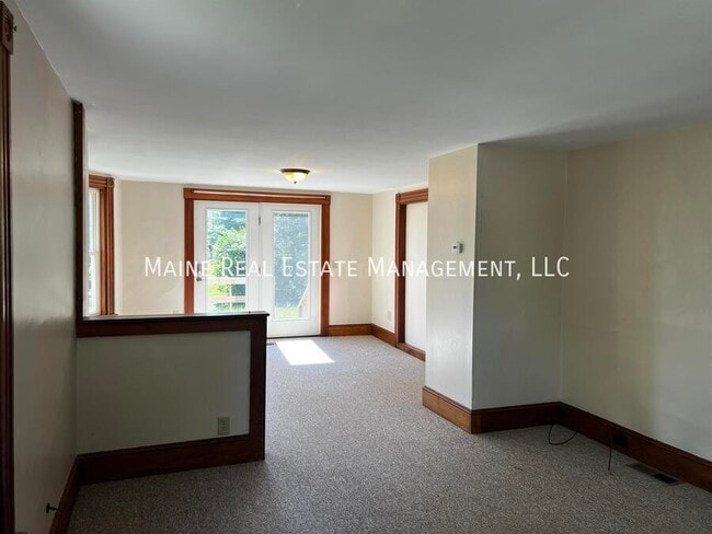 Building Photo - 40 Dillingham St