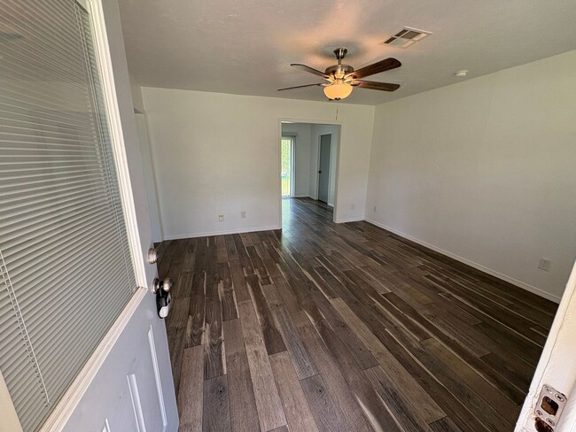 Building Photo - Charming 2BR Brick House in Wanette