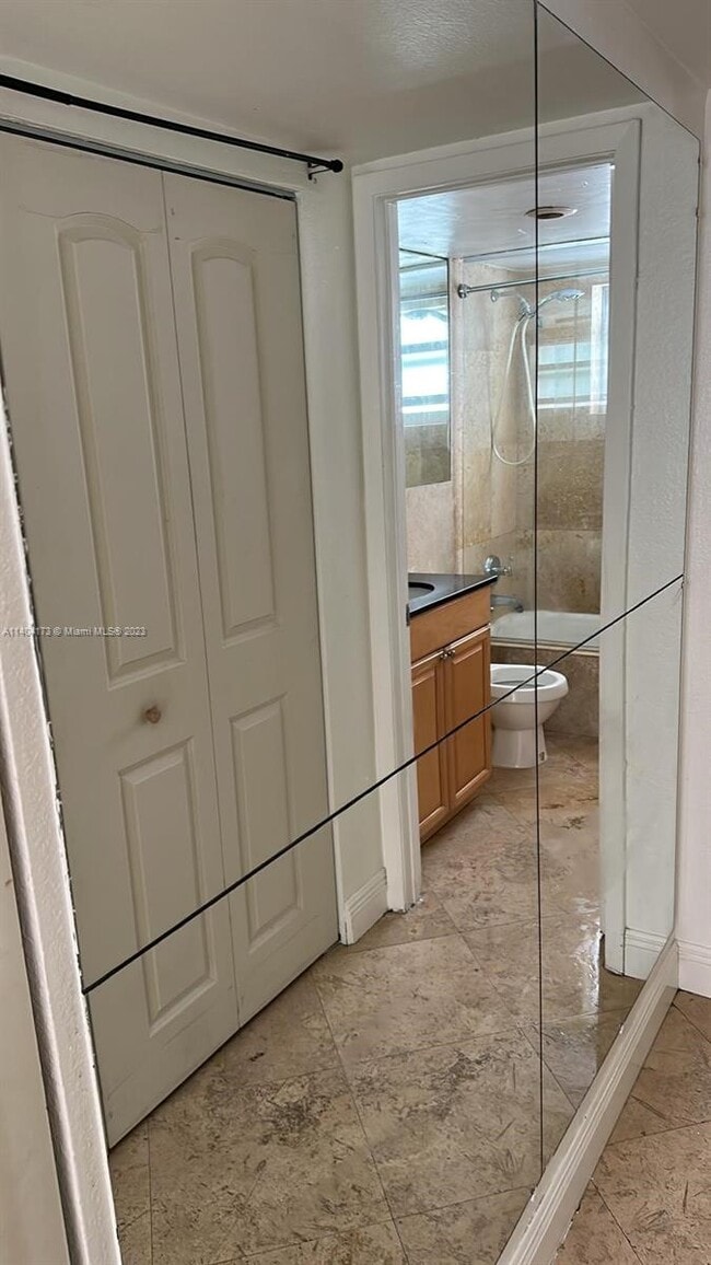 Building Photo - 1610 Lenox Ave