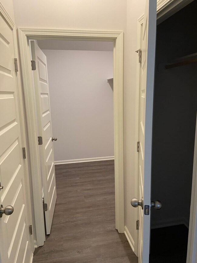 Building Photo - DON’T WAIT — PRE-LEASING NOW! 3 Bed + 2 Bath Home in Oak Wood