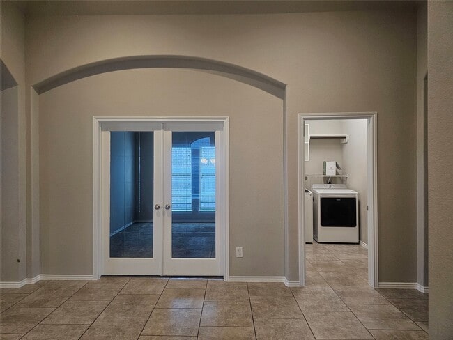 Building Photo - 23826 Via Viale Dr