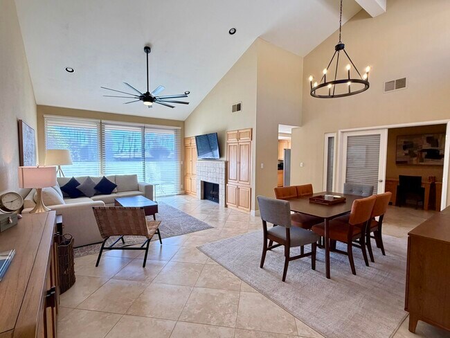 Building Photo - 240 Santa Barbara Cir