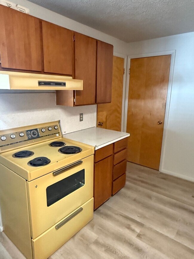 Building Photo - 2583 N 550 E