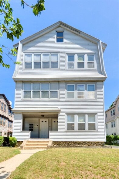 Building Photo - 377 Chandler St