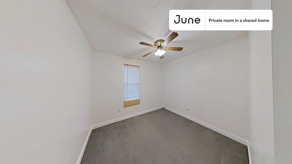 Primary Photo - Private bedroom in 3 bed/1 bath Home