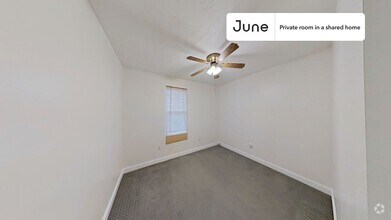 Building Photo - Private bedroom in 3 bed/1 bath Home