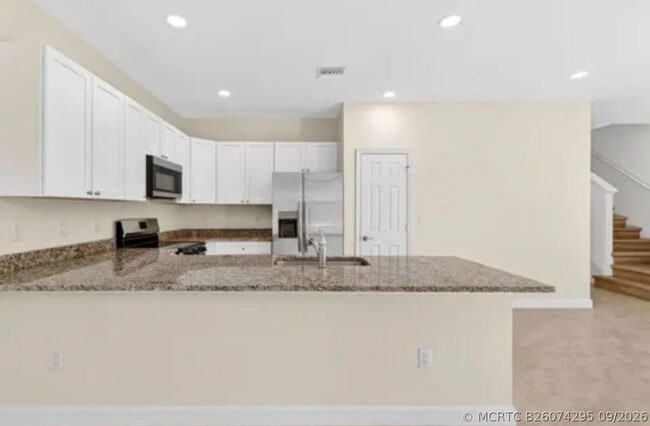 Building Photo - 103 SW Seminole Crossing Ct